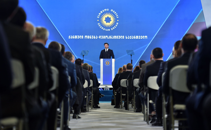 პოლიტიკური კრიზისი და ორად გაყოფილი ,,ქართული ოცნება" - ვინ რას ფიქრობს