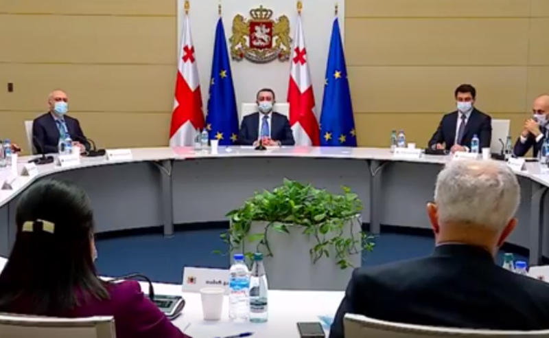 28 მარტს მოქალაქეების გარკვეული ნაწილისთვის კომენდანტის საათი ერთი დღით მოიხსნება