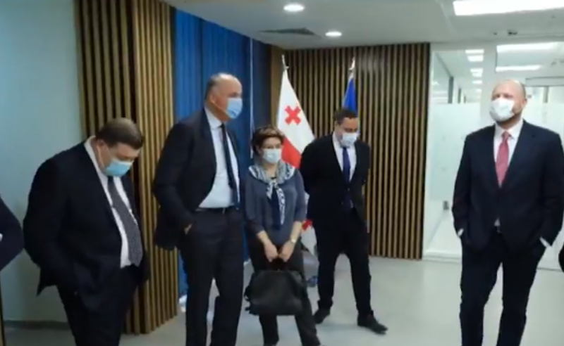 დღეს საუბარი არის ჩვენ ქვეყანასთან მიმართებაში  აშშ-ის  პოლიტიკის გადატვირთვაზე - ოპოზიცია სენატის მწვავე გზავნილებზე 