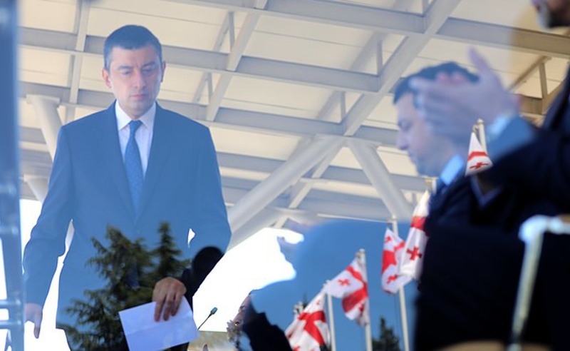 გახარიას გუნდი თალაკვაძეს მესიჯების მოპარვაში ადანაშაულებს