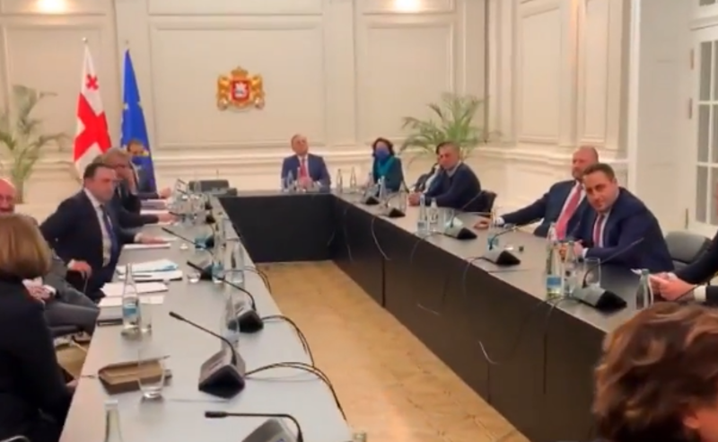 ვინ მოაწერს ხელს შარლ მიშელის დოკუმენტს - ოპოზიციაში აზრი გაიყო