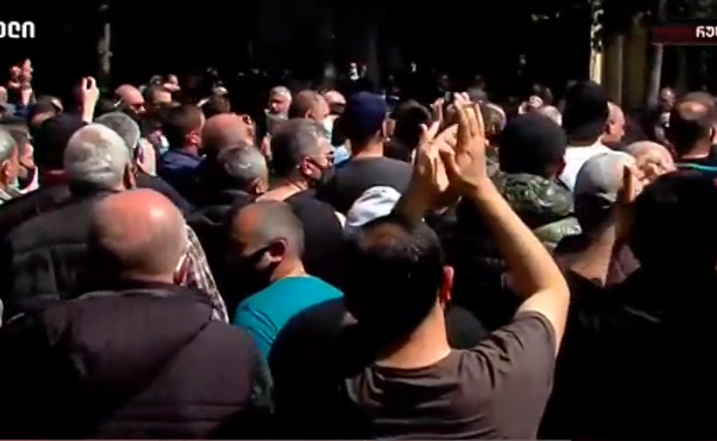 ხელფასი არ მოგემატებათ - ,,აზოტის" დირექციის პასუხი აქციის მონაწილეებს