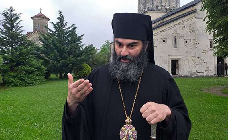 ძმებო, ჩემთან მოდით, ძიუდოუისტი ვარ - მეუფე გრიგოლი ამბოხებულებს ბრძოლას წესების გარეშე სთავაზობს