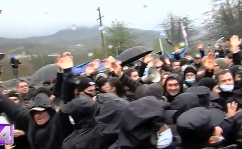 დაპირისპირება რიონის ხეობაში - კადრები ადგილიდან