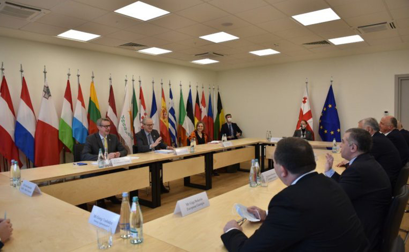 მუშაობა მედიატორებთან და შიდა უწყვეტი პროტესტი - ოპოზიცია სამომავლო გეგმებზე