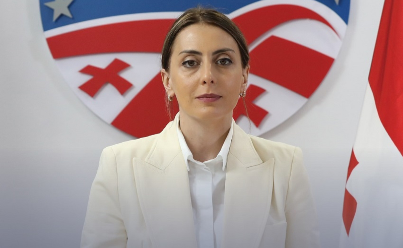 რა სამწუხაროა, როცა მელიას ციხეში ყოფნისასა ერთ-ერთი ლიდერი უხამსად ,,ერთ ადგილზე" საუბრობს - დეკანოიძე