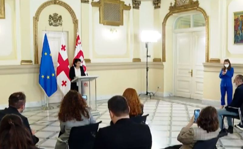 პრეზიდენტის პირველი ვეტოს მოლოდინში - ადმინისტრაციაში შეხვედრები გრძელდება