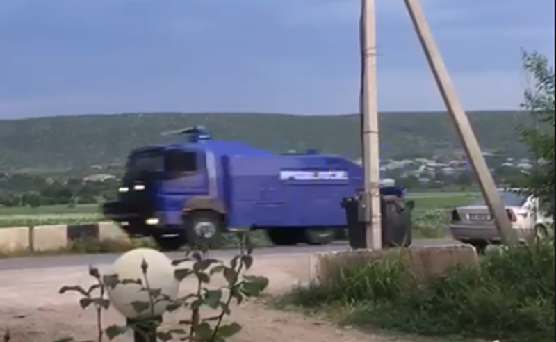 ვითარება დმანისში - შსს-ს დმანისში წყლის ჭავლის მანქანა შეჰყავს