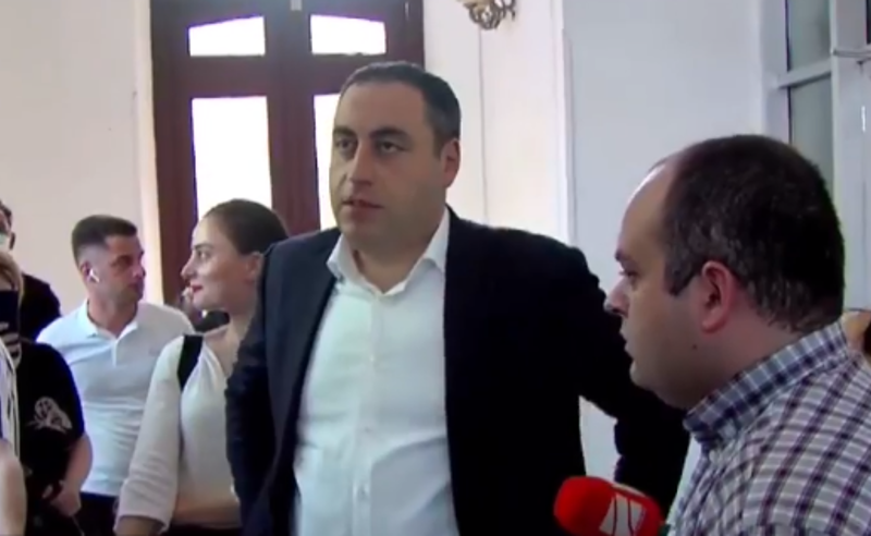 რექტორი არ უნდა იყოს ნასამართლევი -  გიორგი ვაშაძე გაფიცულ სტუდენტებს შეხვდა