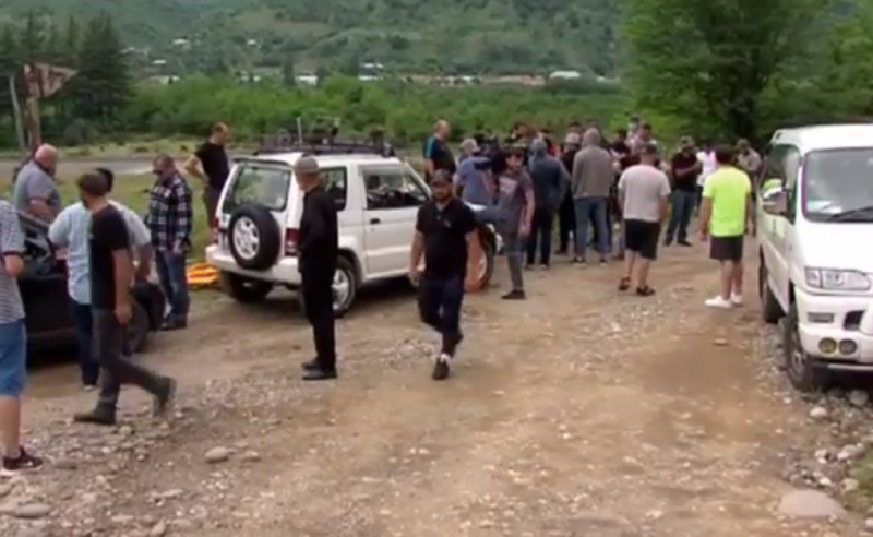 პროტესტის ახალი კერა გუმათში - რიონის მცველები კარვებს შლიან