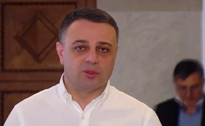 ცუდია, რომ გიორგი გახარიას პოლიტიკაში მობრუნება ტყუილის ფონზე უწევს - ღუდუშაური 