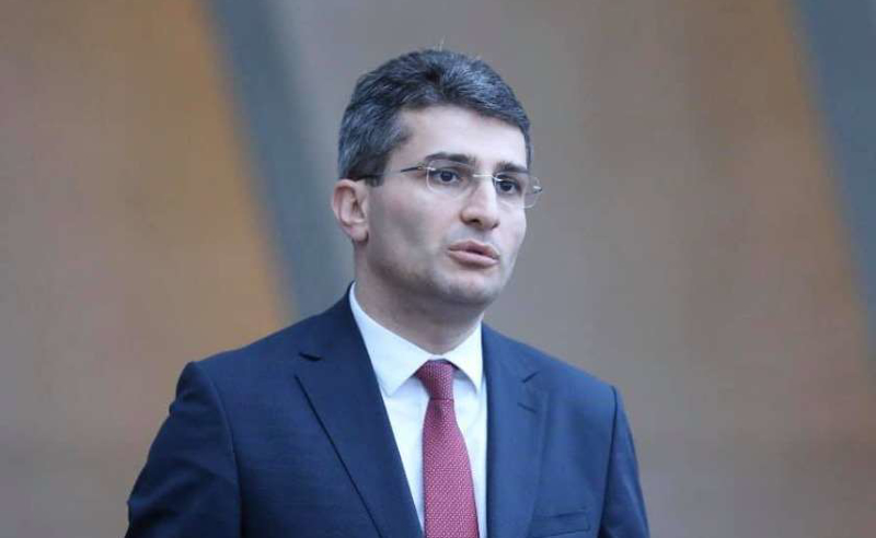 სხვა სკამზე იჯდა, ბატონო, გავრილოვი- ასე პათეტიკურად გაგცემთ პასუხს - მამუკა მდინარაძე ოპოზიციას პასუხობს