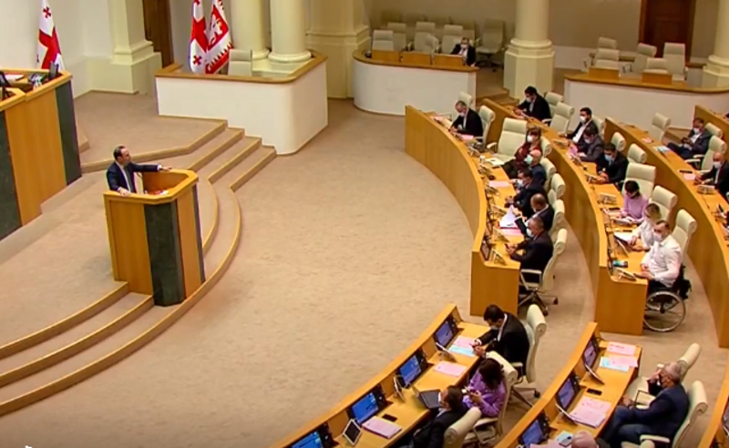 "ოცნების" სადავო კანონპროექტი - ოპოზიცია ხელისუფლების მხრიდან შეთანხმების დარღვევაზე საუბრობს