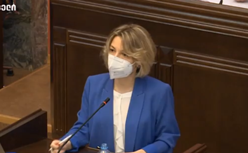 კრიმინალური სუბკულტურა ციხეებში და ზეწოლა პატიმრებზე - ლომჯარიას  ანგარიში პარლამენტს 
