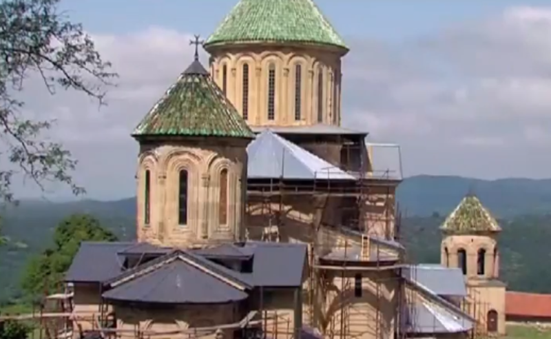 განადგურებული ფრესკები - გელათში იუნესკოს ექსპერტთა ჯგუფი ჩავიდა