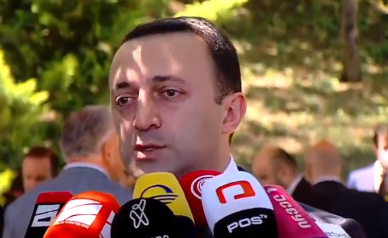 აპირებთ თუ არა გადადგომას? - პრემიერი "ტვ პირველის" კითხვას გაურბის