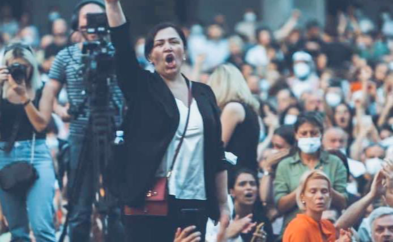 ,,ტრი ტრი" არ გამოგივა, ბიჭო! - ინგა გრიგოლია პარლამენტში მივიდა