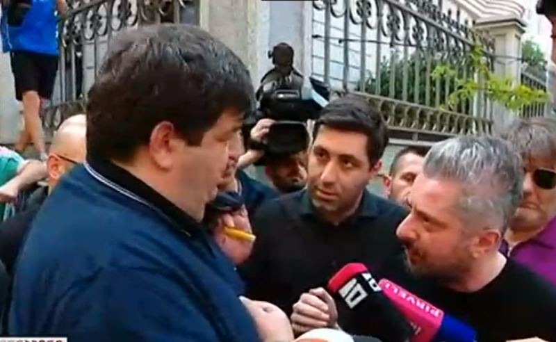 ლექსო ლაშქარავა რატომ მოკალით? - შენ ნასვამი ხარ?! - "ოცნების" დეპუტატი მედიას დაუპირისპირდა
