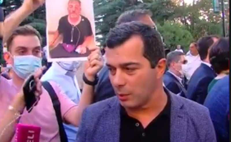 ბოიკოტთან ერთად კრიტიკულ მედიას "ოცნების" დეპუტატების ცინიკური მიმართვის მოგერიებაც უწევს