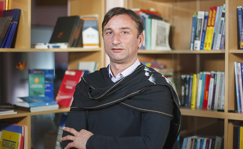 მასწავლებელი მოკლეს, გვაპატიეთ მასწავლებელო, რომ ვერ დაგიცავით - ლადო აფხაზავა