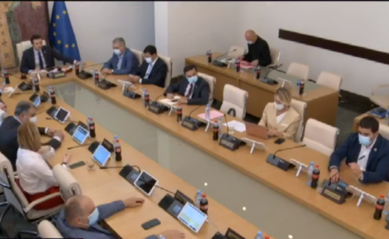 ხმაური პარლამენტში - დეპუტატების დაპირისპირების მიზეზი შარლ მიშელის დოკუმენტი გახდა