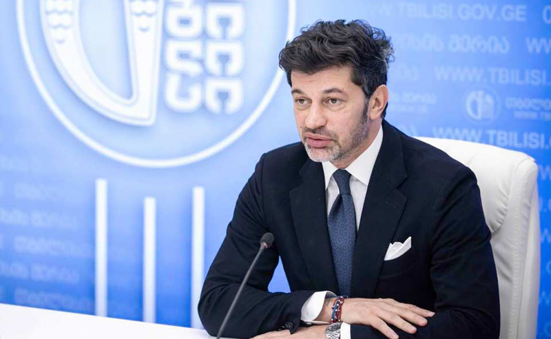 დედაქალაქის მერი ელიავას ბაზრობის მესაკუთრეებს თაღლითებს უწოდებს