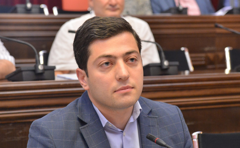 "ელჩის ადგილი საჩუქრად მლიქვნელობისთვის" - ოპოზიცია გაბუნიას დაწინაურებაზე
