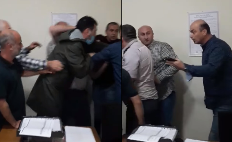ხმაური  ხელვაჩაურის მერიაში - მერის მოადგილემ ,,ენმ"-ს წევრს მობილური წაართვა