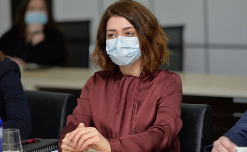 სენაკში, საარჩევნო უბანზე, პირი ალკოჰოლურ სასმელს არიგებს - გახარიას გუნდი