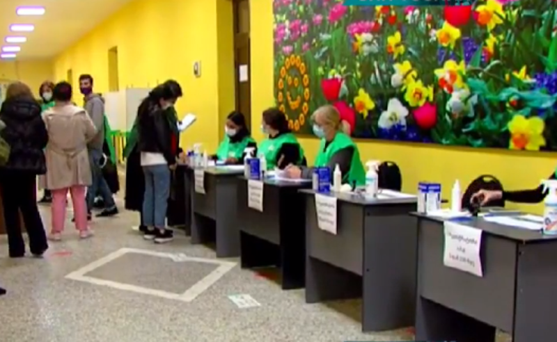 ამომრჩევლის მოსყიდვა, ზეწოლა და ოქმების გაყალბება - ოპოზიციის თქმით, იმერეთში არჩევნები ტოტალურად გაყალბდა