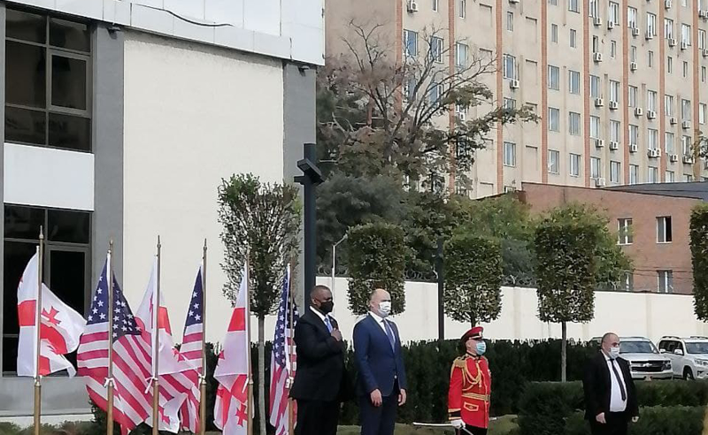 ,,ქართულ ოცნებას მძიმე დღეები ელოდება  - რა მისიით ჩამოვიდა საქართველოში ამერიკის თავდაცვის მდივანი?
