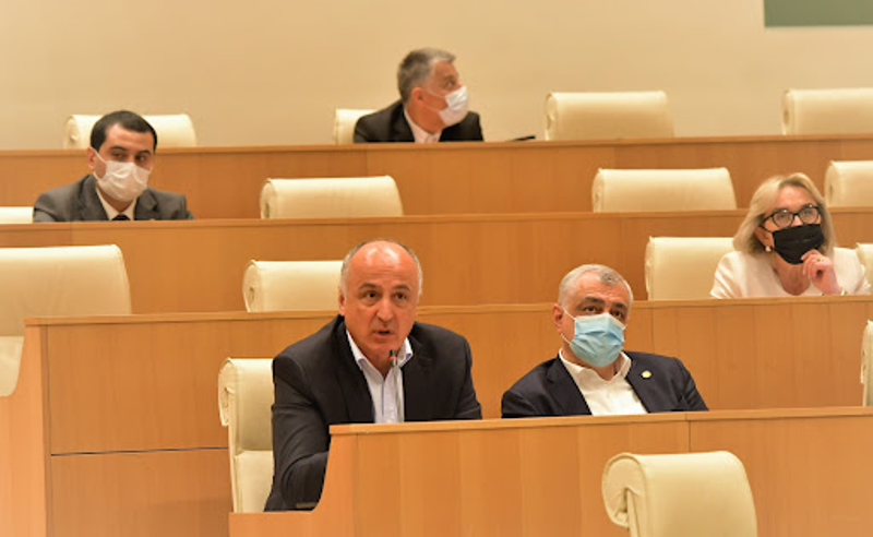 ივანიშვილი უსმენს ყველას, გისმენენ თქვენ, ჩემო ძვირფასო კოლეგებო - მამუკა ხაზარაძე