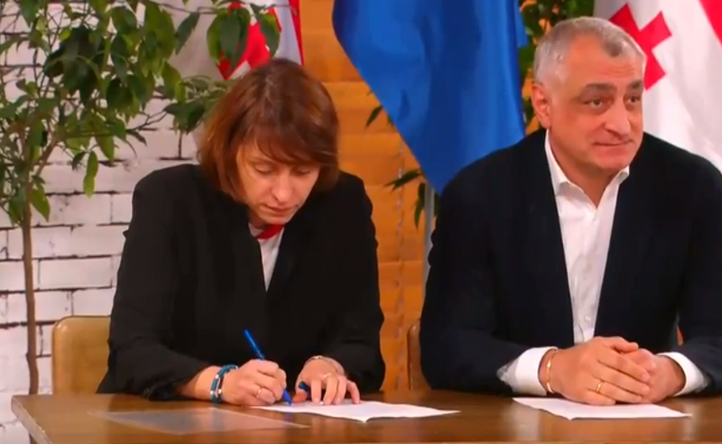 კოალიციური მმართველობა - ოპოზიციურმა პარტიებმა ურთიერთთანამშრომლობის მემორანდუმი გააფორმეს