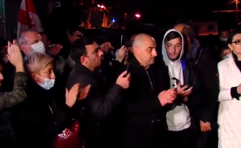 "აქცია იქნება პერმანენტული" -  რუსთავის ციხესთან საპროტესტო აქცია დღესაც გაიმართება 