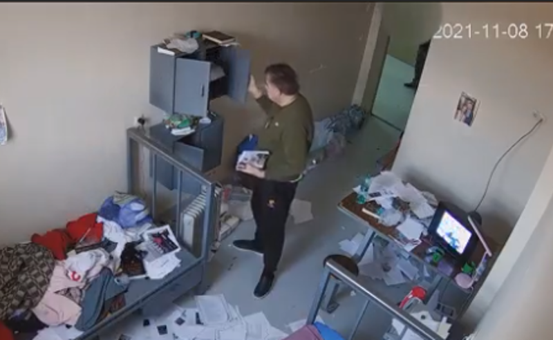 პენიტენციური სააკაშვილის რუსთავის ციხიდან გადაყვანის კადრებს ავრცელებს (ვიდეო)