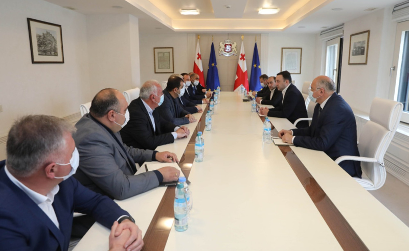 პრემიერმა გვთხოვა, რეგიონის პრობლემები გულთან ახლოს მივიტანოთ - ღარიბაშვილი მერებსა და გუბერნატორებს ხვდება