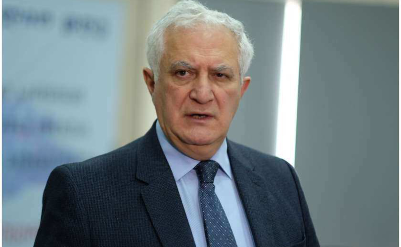 დაჟინებით მოვუწოდებ ბატონ მიხეილს, შეწყვიტოს შიმშილობა - ამირან გამყრელიძე