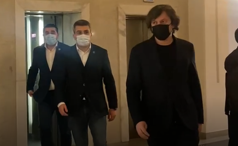 შიმშილობის მე-15 დღეს კობახიძე, მდინარაძე და პაპუაშვილი ხოშტარიას სანახავად მივიდნენ