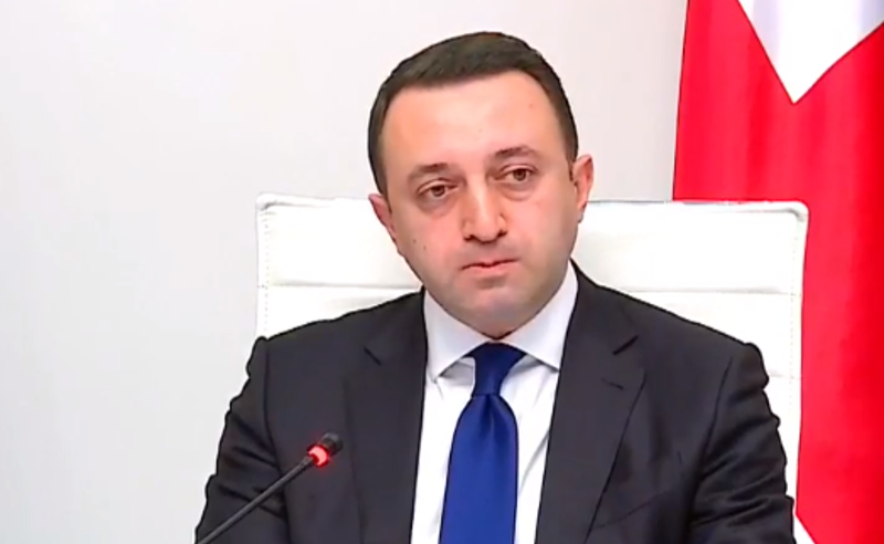 პრემიერის მტკიცებით, ქვეყანაში სამუშაო ადგილები არის, თუმცა მოსახლეობა არ მუშაობს, რომ სოციალური დახმარება არ მოუხსნან
