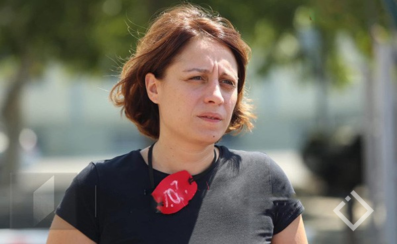 ელენე ხოშტარია სკოლის სახელმძღვანელოში ბიძინა ივანიშვილის შეტანას აპროტესტებს
