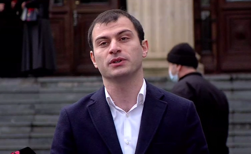 პროკურორის რებუსებზე მეცინება, დევნილი პრეზიდენტის სამშობლოში დაბრუნების გზა ლეგალურია - ადვოკატი