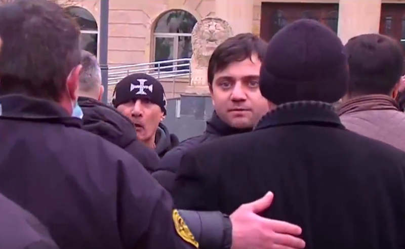 თბილისის საქალაქო სასამართლოსთან, თემურ ალასანიას დაუპირისპირდნენ 