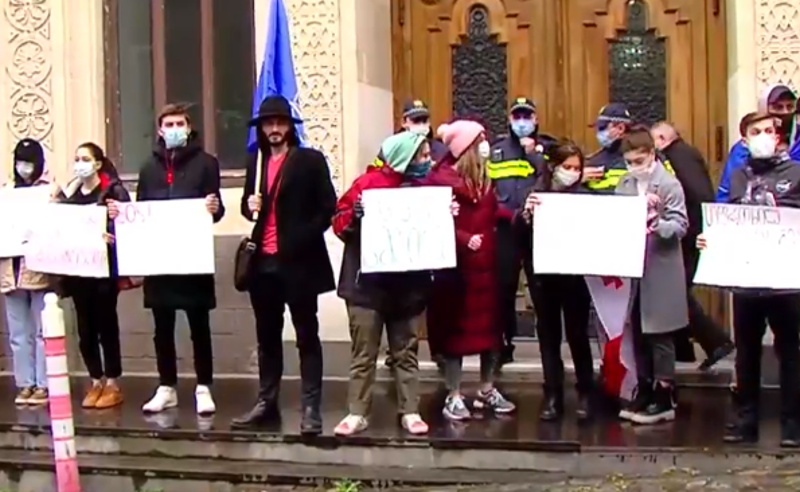 "თავისუფლება რუსეთის ტყვეებს" - აქცია საგარეო საქმეტა სამინისტროსთან