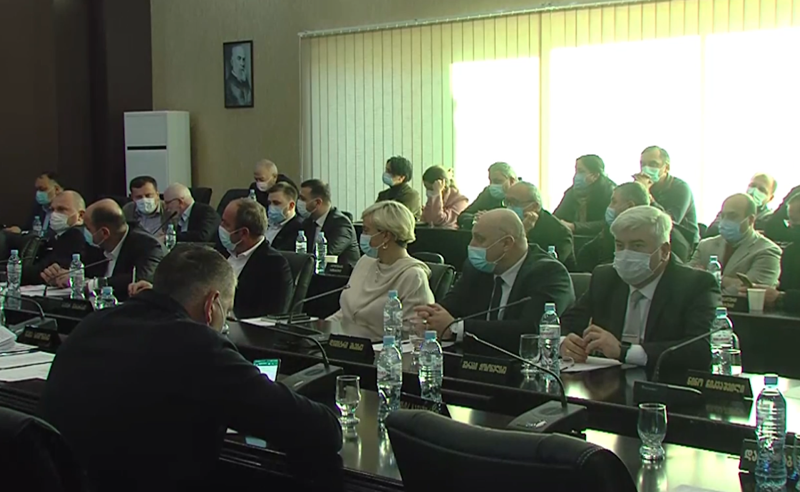 დამატებით 7 მლნ ლარი "ოცნების"  ჩინოვნიკებს - ქუთაისის საკრებულოს წევრებს ხელფასები ეზრდებათ 