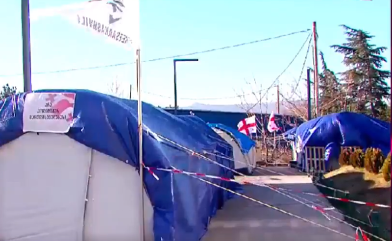 შიმშილობის მე-6 დღე  ენმ-სოფისთან -  კიდევ ერთი მოშიმშილე შეუძლოდ გახდა