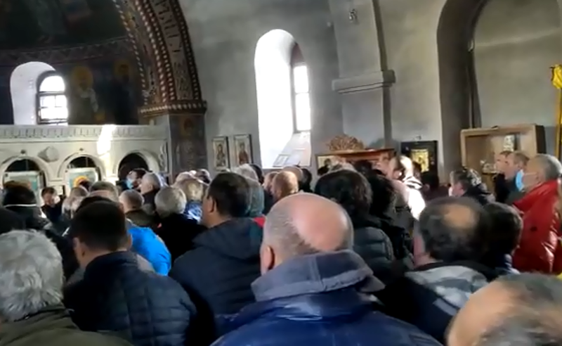 გამოვრთავთ მაინერებს! - მესტიაში ადგილობრივები ხატზე ფიცს დებენ