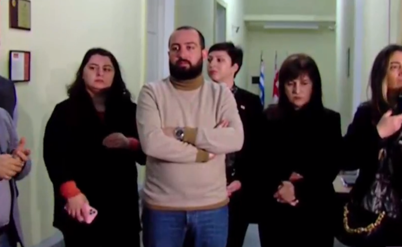 ავარიული სახლები, გაზრდილი ტარიფები და ჯანდაცვა - ენმ ბათუმის საკრებულოს სხდომის მოწვევას ითხოვს 