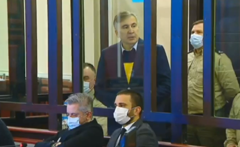 ეს სხდომის დარბაზი ჩემი აშენებულია, დროშა, რომელიც თქვენს უკანაა, ჩემი გაკეთებულია - სააკაშვილი მოსამართლეს