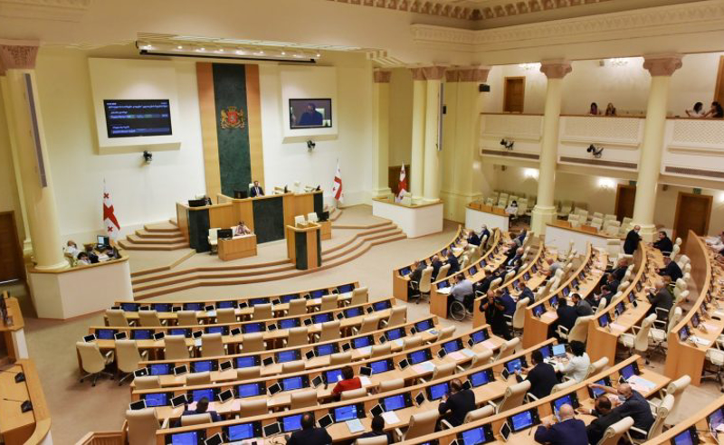 უკრაინის მხარდასაჭერი რეზოლუცია - ოპოზიცია მმართველ გუნდთან კონსულტაციებს მართავს 