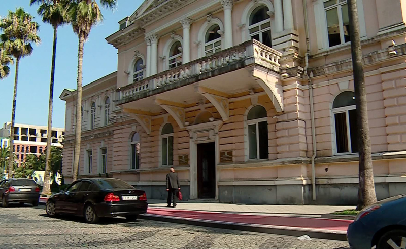 საბიუჯეტო ხარჯების უკონტროლო ხარჯვა, შერჩევით გაცემული სოციალური დახმარებები, არამიზნობრივად დახარჯული საწვავი ბათუმის მერიაში - აუდიტის დასკვნა